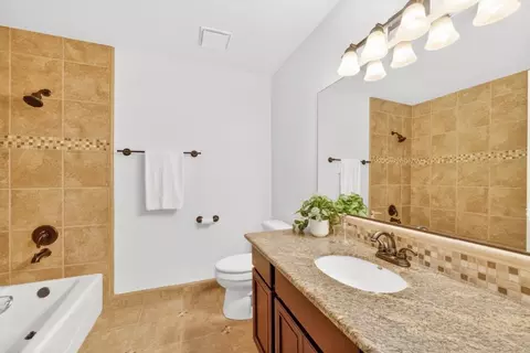 Bath - 5016 Olive Oak Way, Carmichael, CA 95608 photo 5 of 6