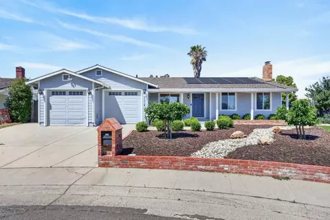 Exterior - 5016 Olive Oak Way, Carmichael, CA 95608 photo 2 of 12