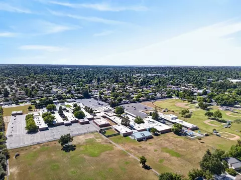 View/Area - 5016 Olive Oak Way, Carmichael, CA 95608 photo 4 of 9