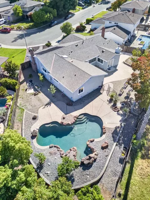 View/Area - 5016 Olive Oak Way, Carmichael, CA 95608 photo 6 of 9