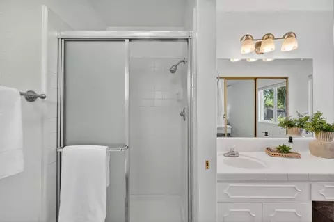 Bath - 5016 Olive Oak Way, Carmichael, CA 95608 photo 4 of 6