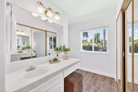 Bath - 5016 Olive Oak Way, Carmichael, CA 95608 photo 3 of 6