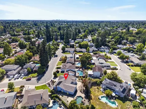 View/Area - 5016 Olive Oak Way, Carmichael, CA 95608 photo 2 of 9
