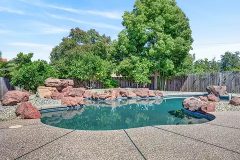 Exterior - 5016 Olive Oak Way, Carmichael, CA 95608 photo 9 of 12