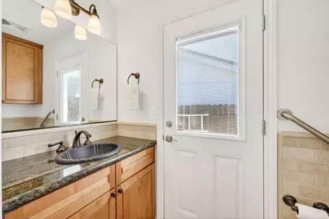 Bath - 5016 Olive Oak Way, Carmichael, CA 95608 photo 1 of 6