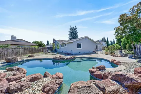 Exterior - 5016 Olive Oak Way, Carmichael, CA 95608 photo 11 of 12