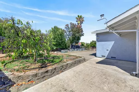 Exterior - 5016 Olive Oak Way, Carmichael, CA 95608 photo 7 of 12