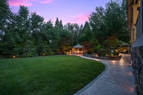 11225 Sunrise Ridge Cir, Auburn, CA 95603