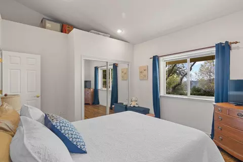 Bedroom - 16455 Crestridge Ave, Sonora, CA 95370 photo 4 of 6
