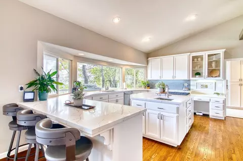 Kitchen - 16455 Crestridge Ave, Sonora, CA 95370 photo 2 of 4