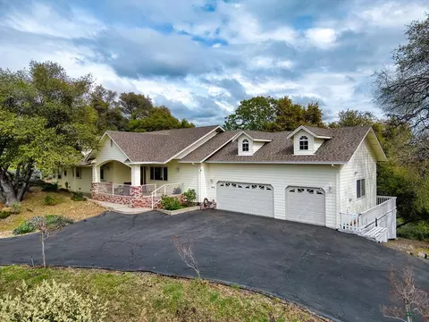 16455 Crestridge Ave, Sonora, CA 95370