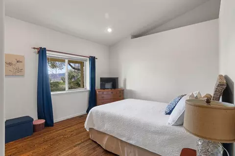 Bedroom - 16455 Crestridge Ave, Sonora, CA 95370 photo 3 of 6