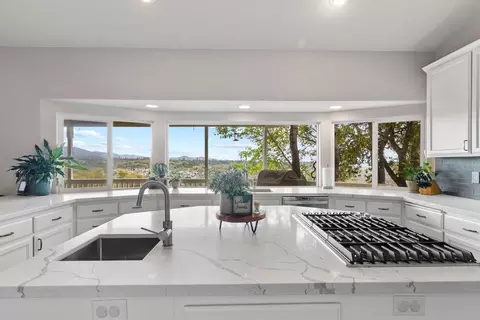 Kitchen - 16455 Crestridge Ave, Sonora, CA 95370 photo 3 of 4