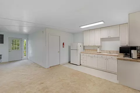 Kitchen - 5475 Laird Rd, Loomis, CA 95650 photo 5 of 6