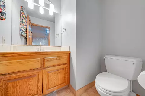Bath - 5475 Laird Rd, Loomis, CA 95650 photo 1 of 12
