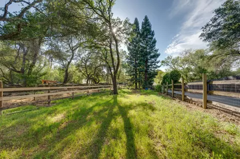 Exterior - 5475 Laird Rd, Loomis, CA 95650 photo 26 of 35