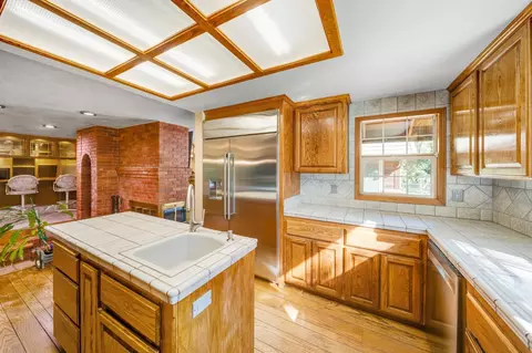 Kitchen - 5475 Laird Rd, Loomis, CA 95650 photo 4 of 6