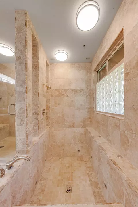 Bath - 5475 Laird Rd, Loomis, CA 95650 photo 5 of 12