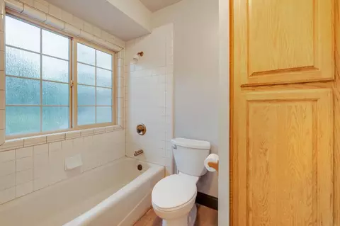 Bath - 5475 Laird Rd, Loomis, CA 95650 photo 8 of 12