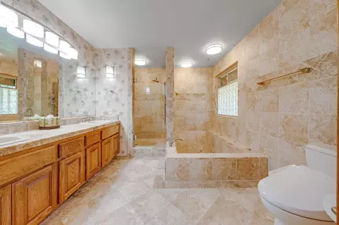 Bath - 5475 Laird Rd, Loomis, CA 95650 photo 2 of 12