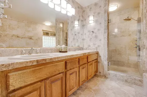 Bath - 5475 Laird Rd, Loomis, CA 95650 photo 3 of 12