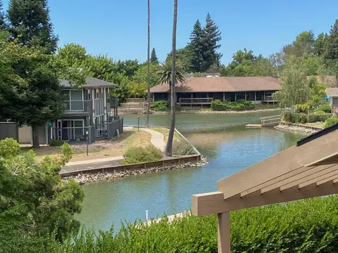 10 Lookout Ct, Sacramento, CA 95831