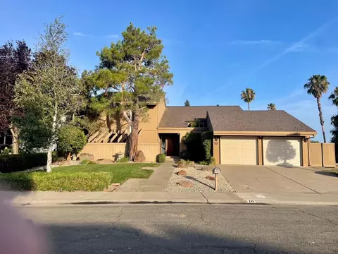 10 Lookout Ct, Sacramento, CA 95831
