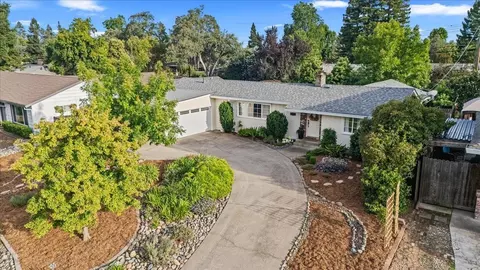 9460 Golden Dr, Orangevale, CA 95662