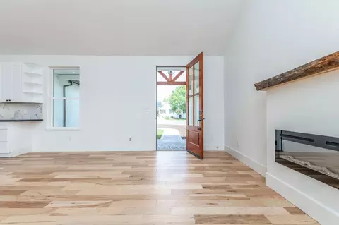 Entry Way - 358 Oak Tree Cir, Murphys, CA 95247 photo 1 of 4