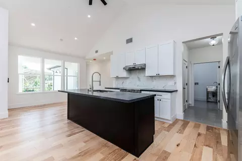 Kitchen - 358 Oak Tree Cir, Murphys, CA 95247 photo 3 of 5