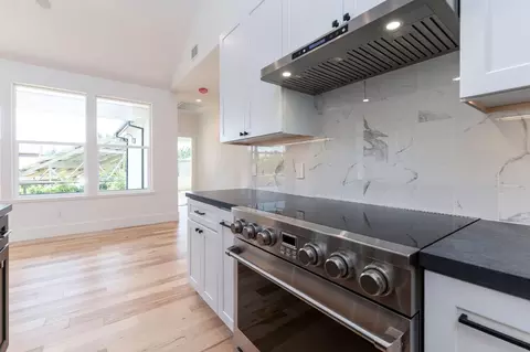 Kitchen - 358 Oak Tree Cir, Murphys, CA 95247 photo 4 of 5