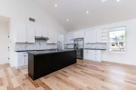 Kitchen - 358 Oak Tree Cir, Murphys, CA 95247 photo 2 of 5