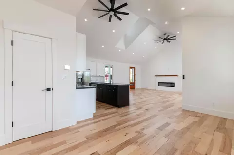 Entry Way - 358 Oak Tree Cir, Murphys, CA 95247 photo 2 of 4