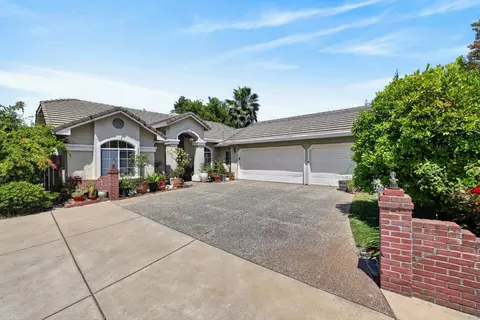 6141 Hall Ln, Carmichael, CA 95608