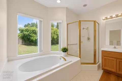 Bath - 6141 Hall Ln, Carmichael, CA 95608 photo 1 of 4