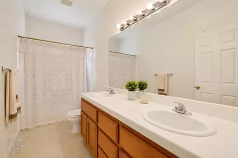 Bath - 6141 Hall Ln, Carmichael, CA 95608 photo 4 of 4