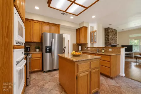 Kitchen - 6141 Hall Ln, Carmichael, CA 95608 photo 4 of 4