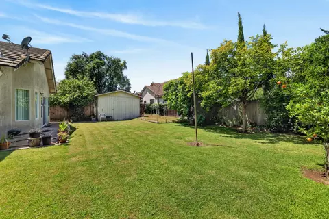 Exterior - 6141 Hall Ln, Carmichael, CA 95608 photo 6 of 11