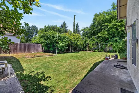 Exterior - 6141 Hall Ln, Carmichael, CA 95608 photo 10 of 11