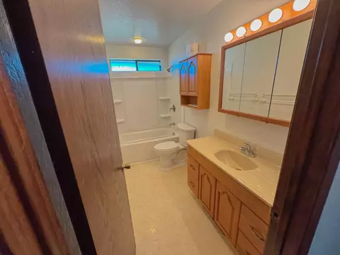 Bath - 2801 Egenhoff Ln, West Point, CA 95255 photo 1 of 2