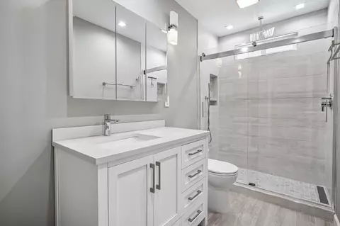 Bath - 424 Goldrun Dr, Modesto, CA 95354 photo 1 of 3