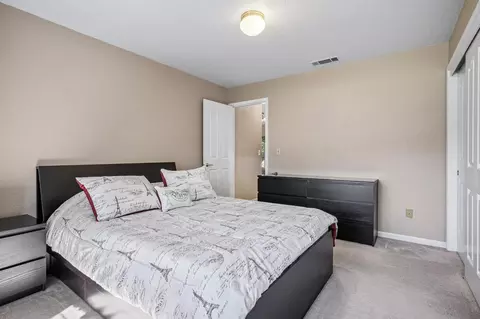 Bedroom - 424 Goldrun Dr, Modesto, CA 95354 photo 2 of 6