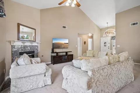 Living - 424 Goldrun Dr, Modesto, CA 95354 photo 2 of 3
