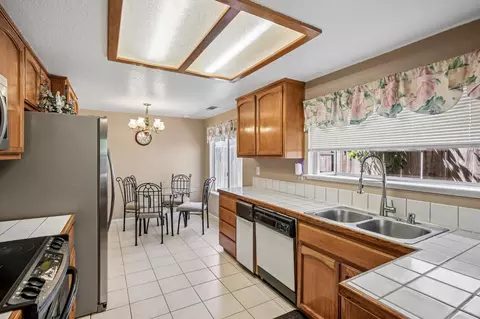 Kitchen - 424 Goldrun Dr, Modesto, CA 95354 photo 1 of 3