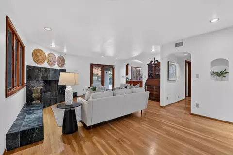 Living - 39870 Sharon Ave, Davis, CA 95616 photo 5 of 9
