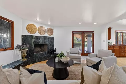 Living - 39870 Sharon Ave, Davis, CA 95616 photo 2 of 9