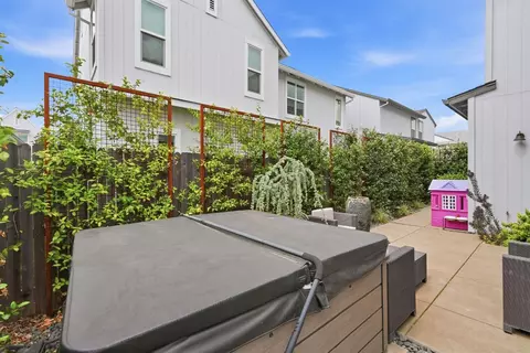 Exterior - 673 Silo St, Folsom, CA 95630 photo 7 of 11
