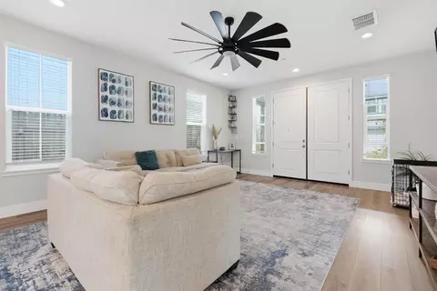 Entry Way - 673 Silo St, Folsom, CA 95630 photo 2 of 10