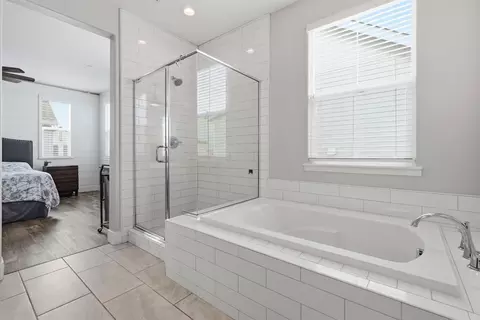Bath - 673 Silo St, Folsom, CA 95630 photo 4 of 7