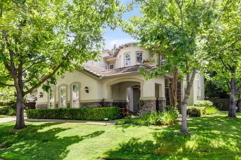 3762 Clubside Ln, Sacramento, CA 95835